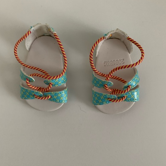 New American Girl Lea 18’ doll of year 2016 with book, messenger bag. - Picture 13 of 13